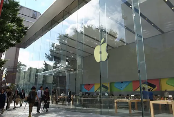 Apple Store 表参道（アップルストア）