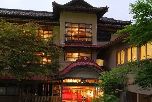 鉛温泉　藤三旅館