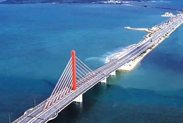 海中道路