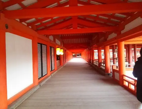 東廻廊