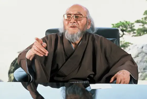 地元の大富豪・創設者 足立全康（あだちぜんこう）氏