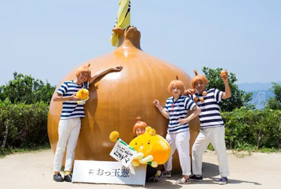 うずの丘大鳴門橋記念館 絶景台にある高さ2.8mもある巨大玉ねぎオブジェ "おっ玉葱"