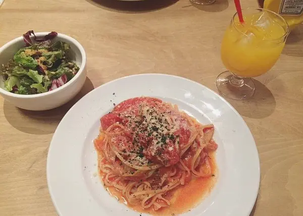 パスタやハンバーガーもあるよ