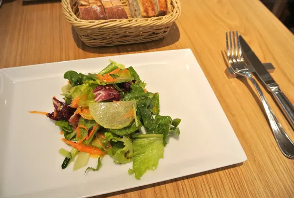 ランチに追加料金で…