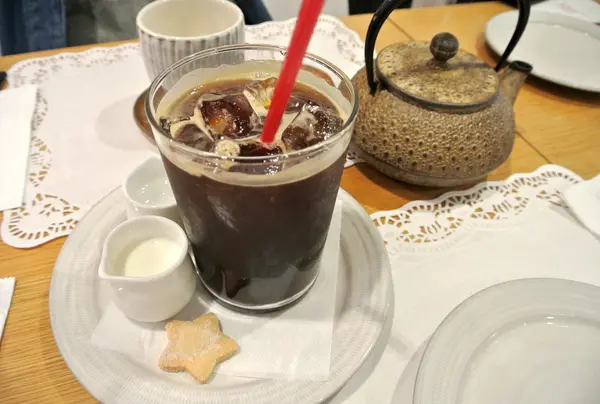 大きなアイスコーヒー
