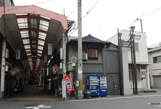 飛田本通南商店街のアーケード南詰