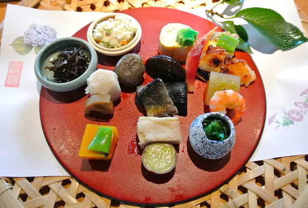 淡悦