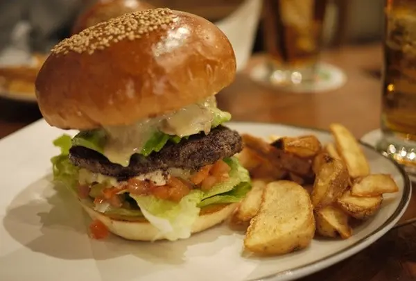 ARMS PARK SIDE BURGER SHOP （アームズ）