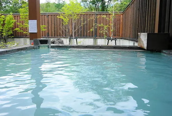 湯けむり館