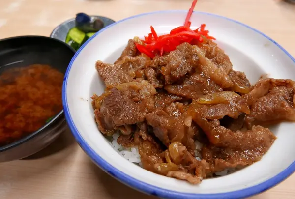 細江屋で飛騨牛丼を注文してみる