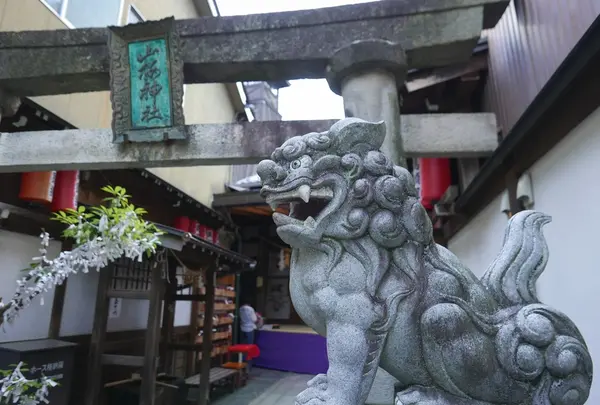 山桜神社とその周辺商店街