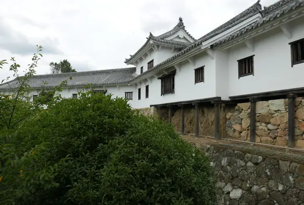 長い廊下を歩く西ノ丸跡