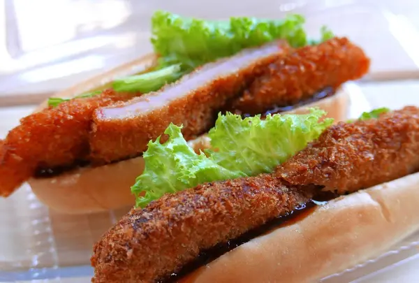明るいうちに腹ごしらえを