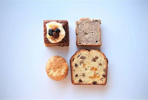 日用品とお菓子の店sofar