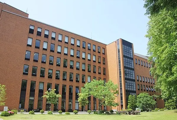 麗澤大学