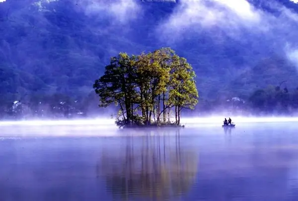 曽原湖