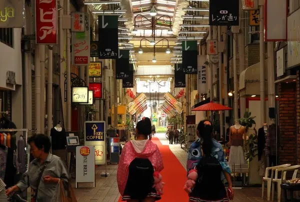賑わう道筋は限られてるかも