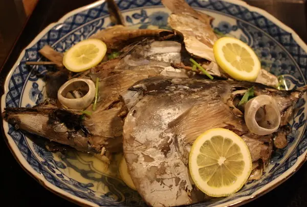鰹のビンタ料理（頭）