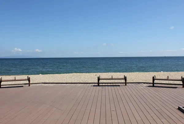 海と空の景色を感じながら、癒しの一時。