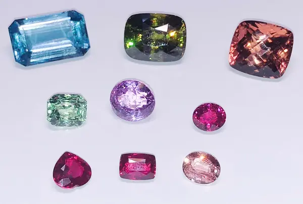 スリランカ直輸入のルビーサファイア