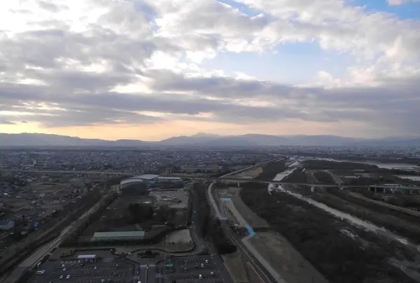 ツインタワー138から伊吹山