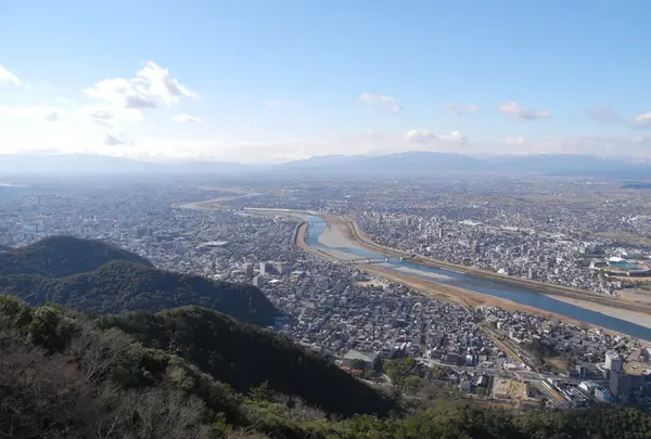 岐阜城天守閣から伊吹山