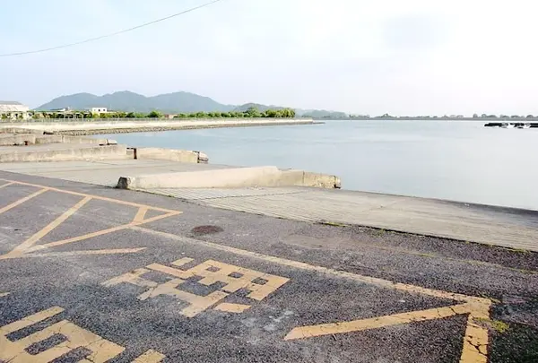 伏越港