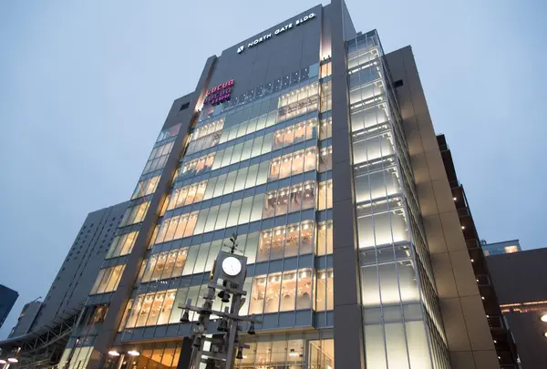 ルクア（LUCUA）