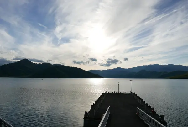 中禅寺湖畔で散歩