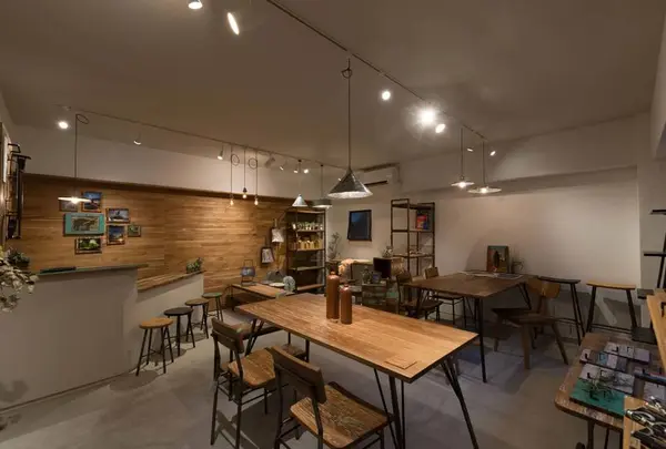 廃材家具 gleam麻布店