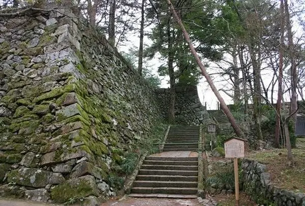 亀山城趾