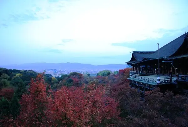 早朝の清水寺