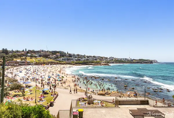 Bronte Beach