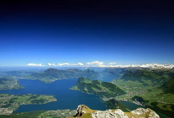 フィアヴァルトシュテッテ湖 (Vierwaldstattersee)