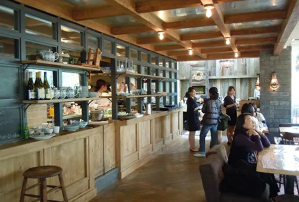 アーヴィングプレイス（IRVING PLACE）