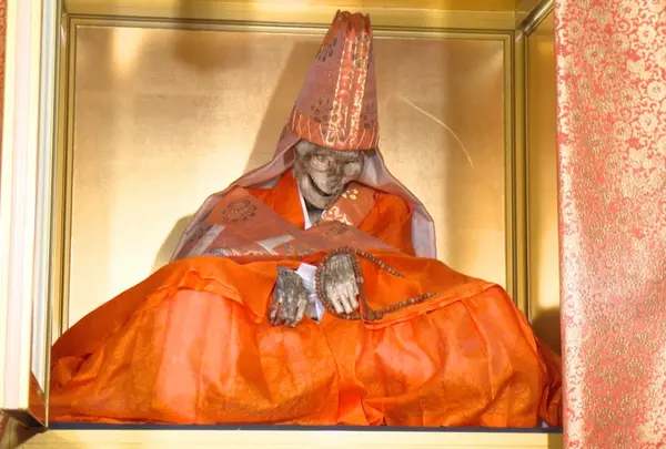 湯殿山総本寺瀧水寺大日坊