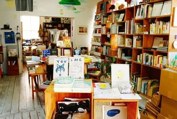 ON READING / ELVIS PRESS