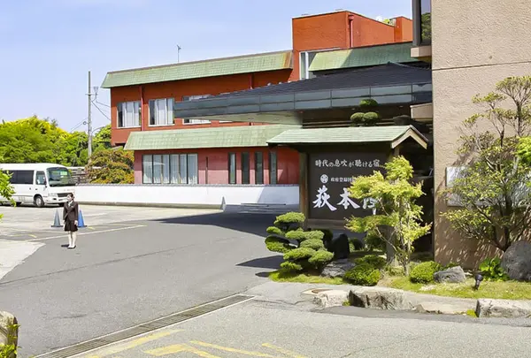 萩本陣