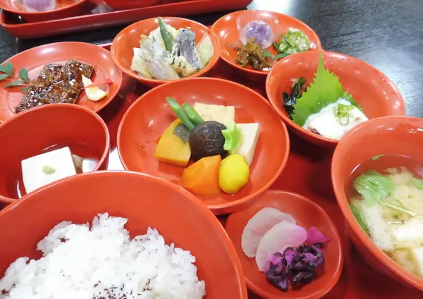 精進料理にはフェイク鰻も…！
