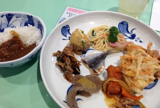 色んなおかずを少しずつ