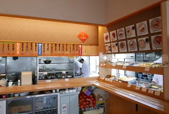 お馴染みのセルフ系うどん店