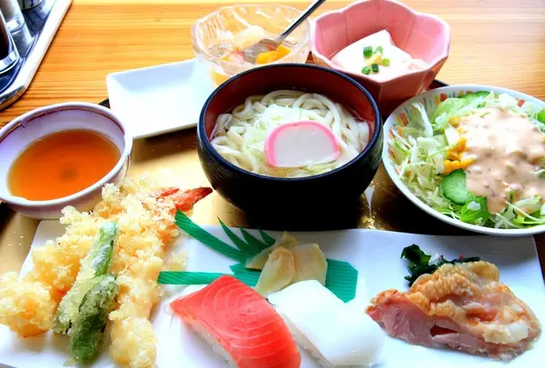 お食事処はくちょう