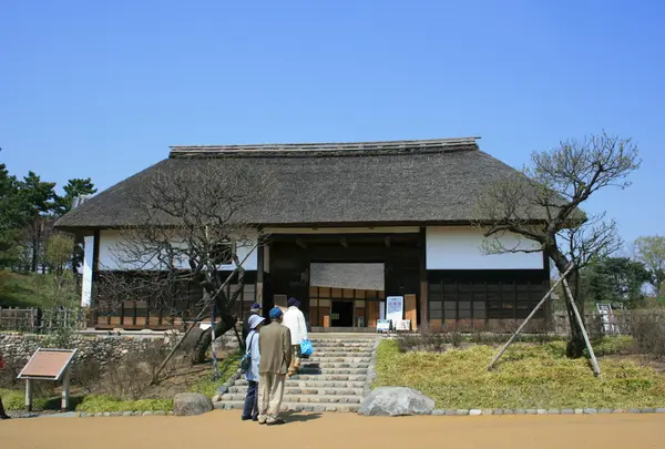 里への入口