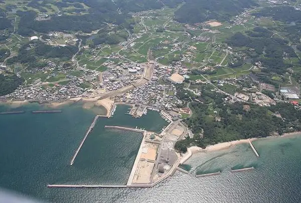 津井港