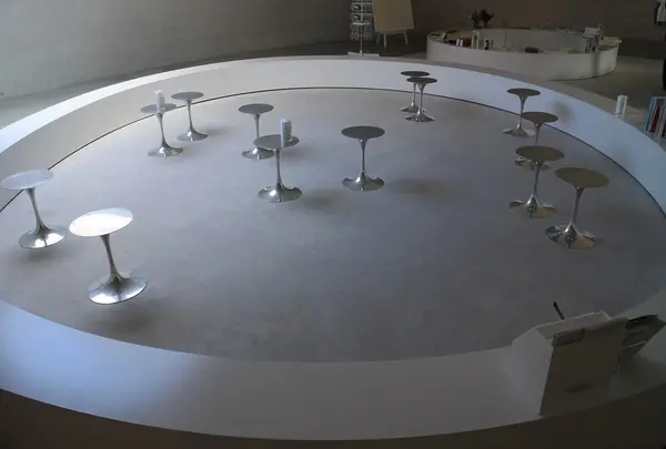 豊島美術館