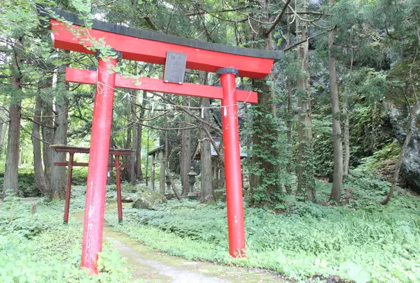 漆山神社（矢葺明神）