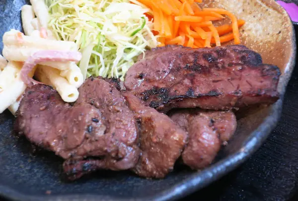肉のロータリー三楽