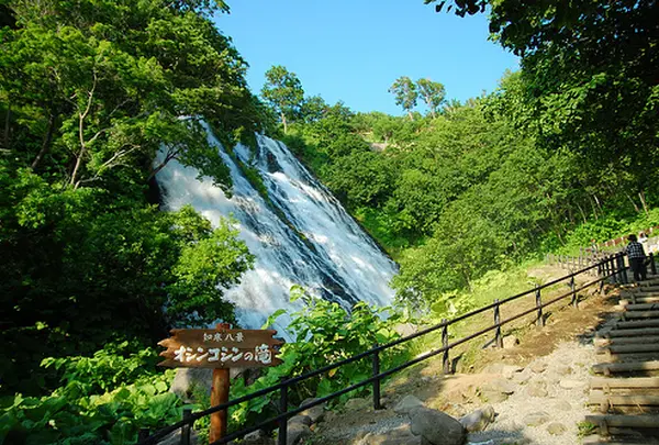 オシンコシンの滝