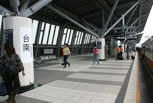 高鉄台南站