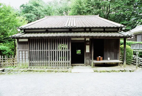 日本民家も建っている